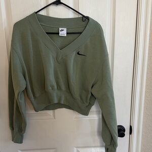 Nike Crop sweatshirt. Green color size XS. Like new!
